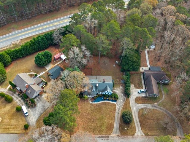 180 Roxboro Court, Fayetteville, GA 30215