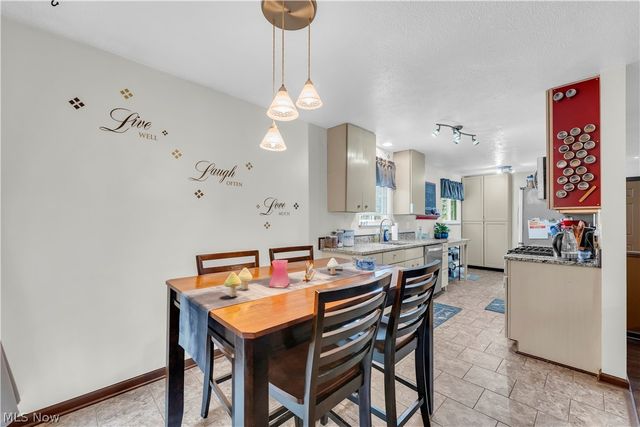 8276 Marianna Boulevard, Broadview Heights, OH 44147