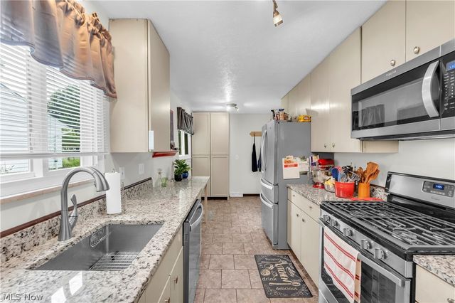 8276 Marianna Boulevard, Broadview Heights, OH 44147