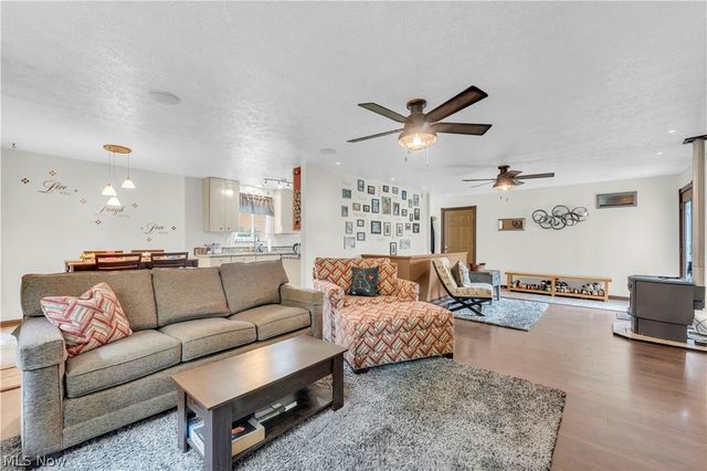 8276 Marianna Boulevard, Broadview Heights, OH 44147