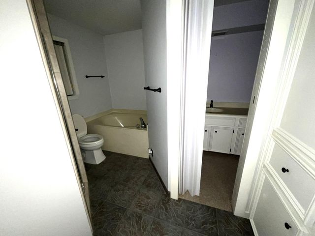 406 Hidden Creek Circle, Sealy, TX 77474