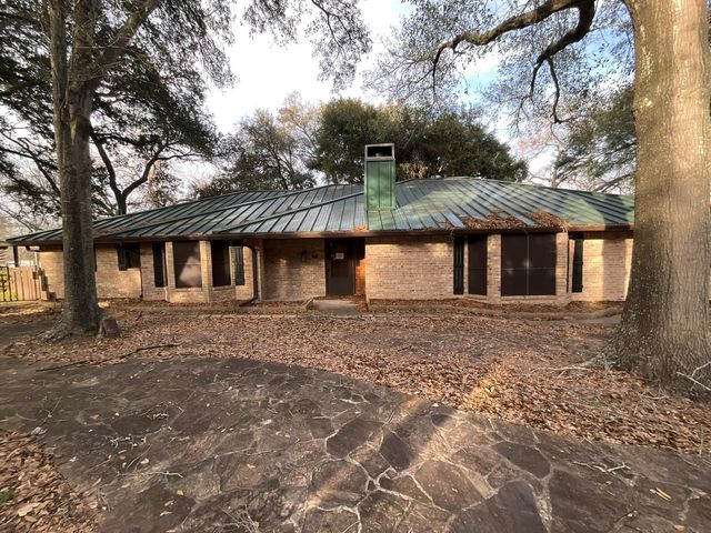 406 Hidden Creek Circle, Sealy, TX 77474