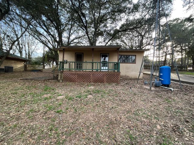 406 Hidden Creek Circle, Sealy, TX 77474