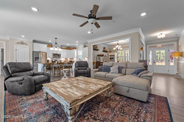 120 E Devonshire Avenue, West End, NC 27376