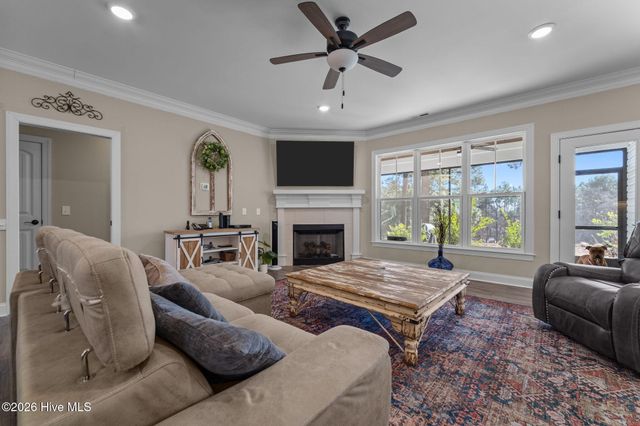 120 E Devonshire Avenue, West End, NC 27376