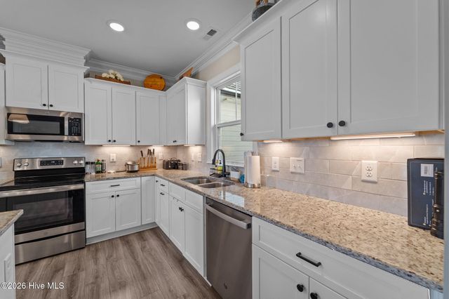 120 E Devonshire Avenue, West End, NC 27376