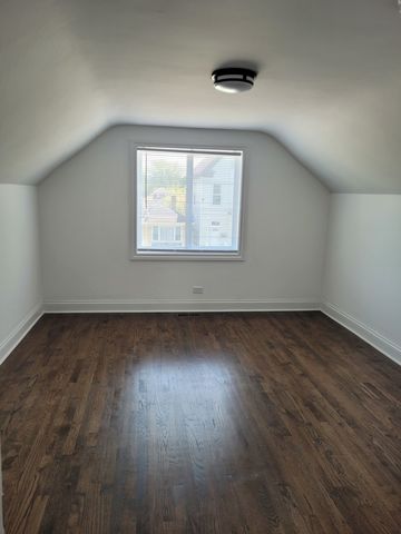 1324 East Avenue, Berwyn, IL 60402