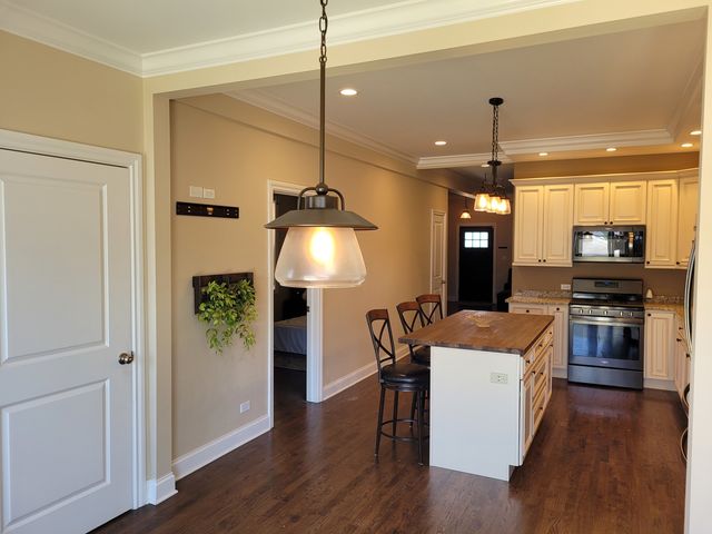 1324 East Avenue, Berwyn, IL 60402