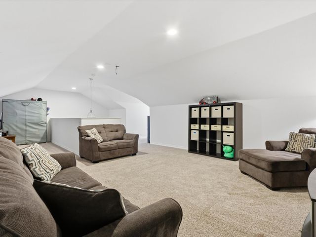 913 Carpenter Street, Azle, TX 76020