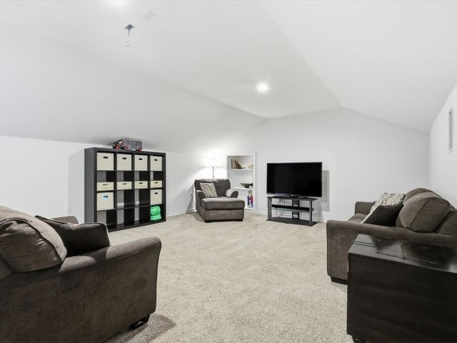 913 Carpenter Street, Azle, TX 76020