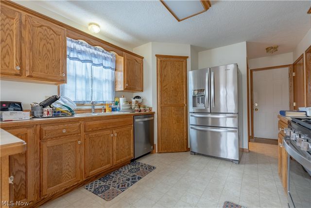 4044 Cinwood Street NW, Massillon, OH 44646