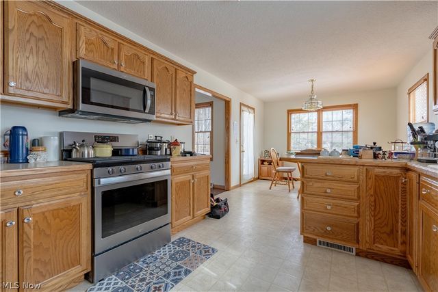 4044 Cinwood Street NW, Massillon, OH 44646