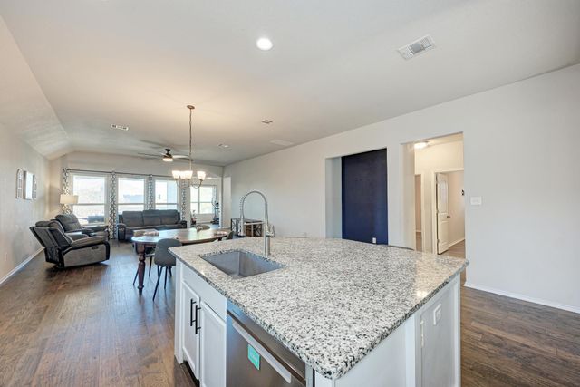 136 Finley ST, Hutto, TX 78634