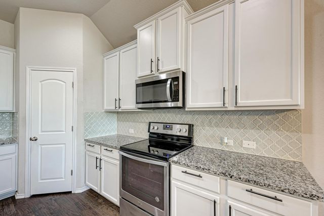 136 Finley ST, Hutto, TX 78634