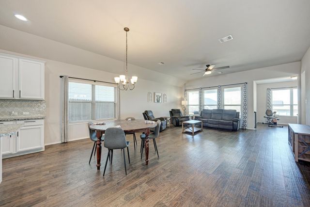 136 Finley ST, Hutto, TX 78634