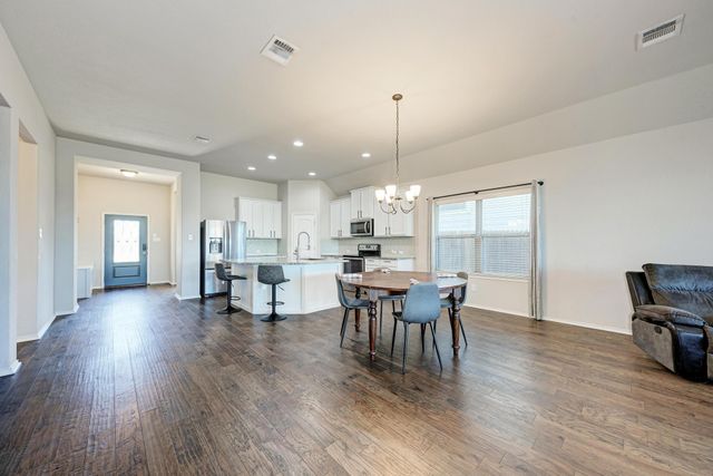 136 Finley ST, Hutto, TX 78634