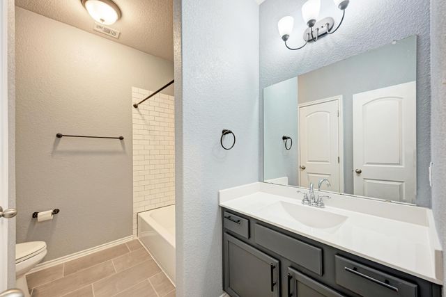 136 Finley ST, Hutto, TX 78634