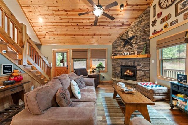 27 Monet Drive, Ellijay, GA 30540