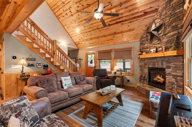 27 Monet Drive, Ellijay, GA 30540