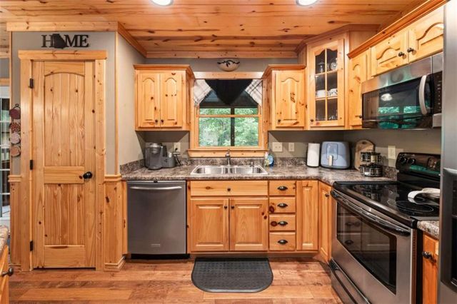 27 Monet Drive, Ellijay, GA 30540