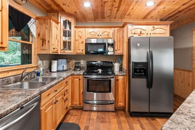 27 Monet Drive, Ellijay, GA 30540