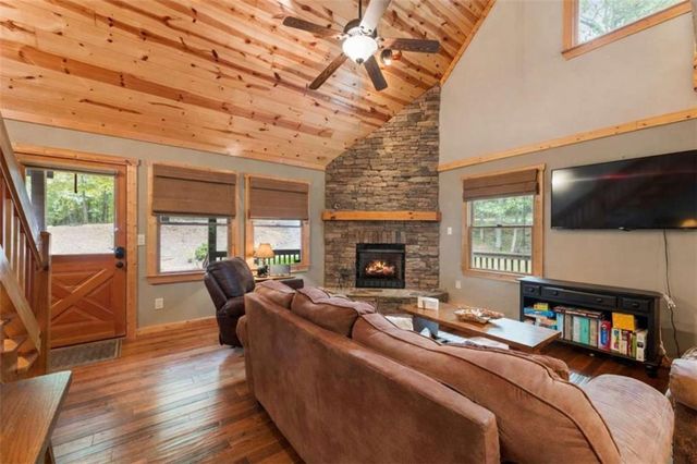 27 Monet Drive, Ellijay, GA 30540