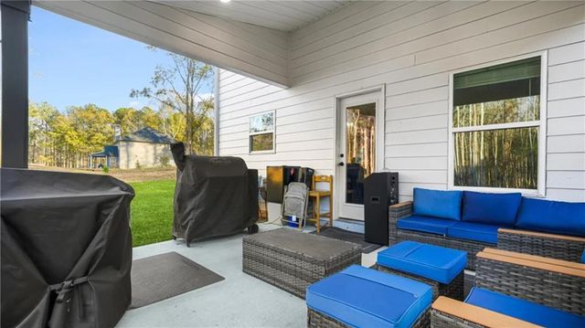 435 Paynes Lake Road, Carrollton, GA 30116