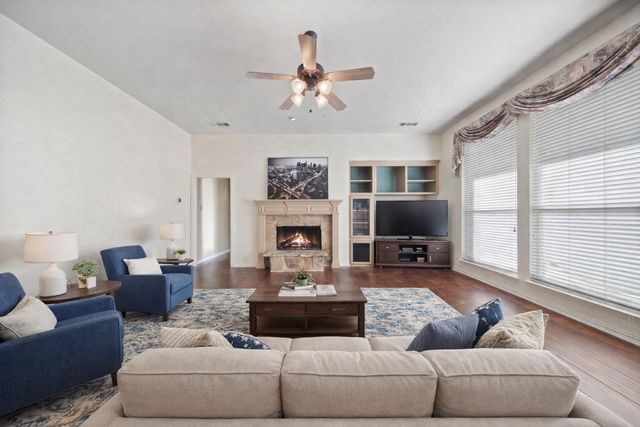 1807 Lake Glen Trail, Mansfield, TX 76063