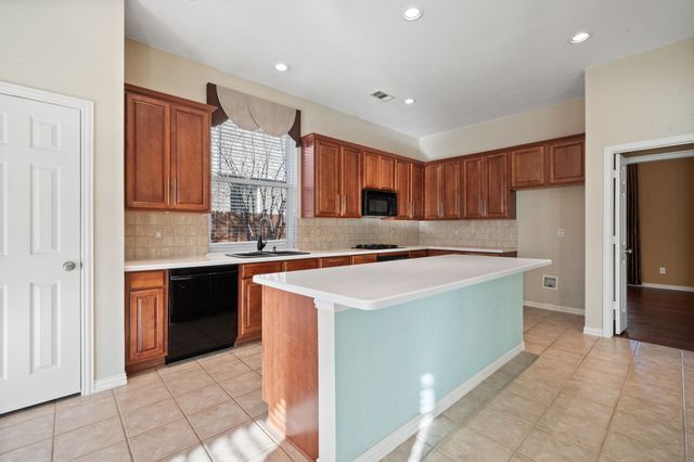 1807 Lake Glen Trail, Mansfield, TX 76063