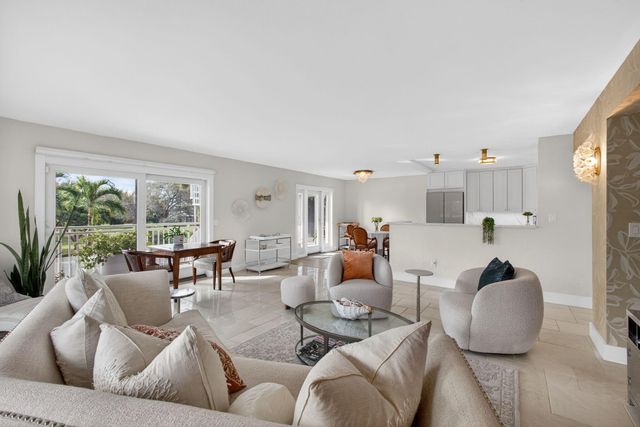 129 S Golfview Road 6, Lake Worth Beach, FL 33460