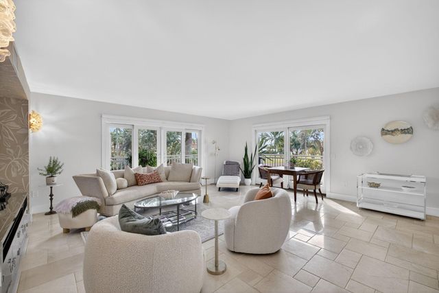 129 S Golfview Road 6, Lake Worth Beach, FL 33460