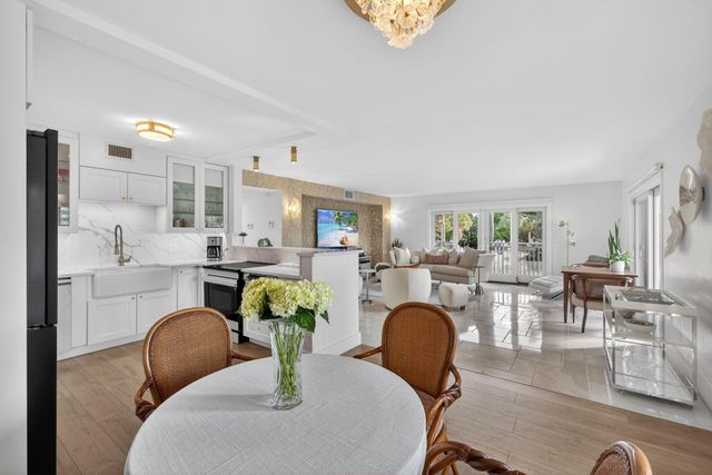 129 S Golfview Road 6, Lake Worth Beach, FL 33460