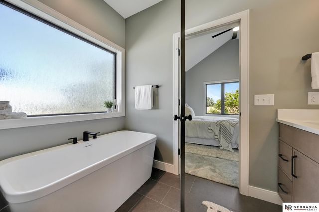 1632 E 12th Street, Hickman, NE 68372