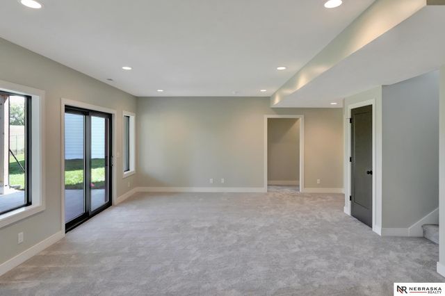 1632 E 12th Street, Hickman, NE 68372