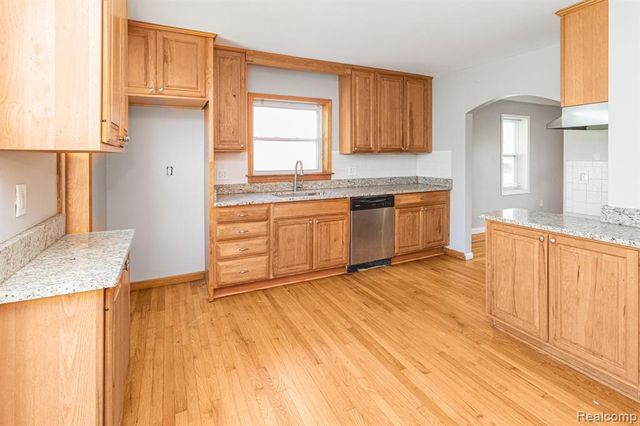 30064 Ann Arbor Trail, Westland, MI 48185