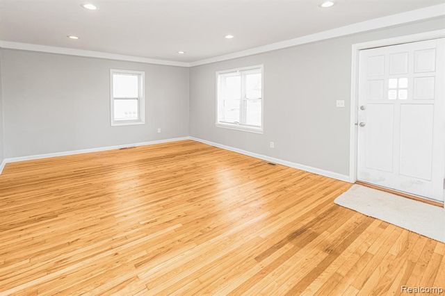 30064 Ann Arbor Trail, Westland, MI 48185