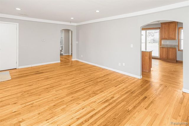 30064 Ann Arbor Trail, Westland, MI 48185