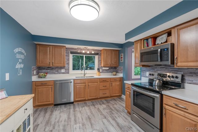 2248 Mott Rd, Lysander, NY 13027
