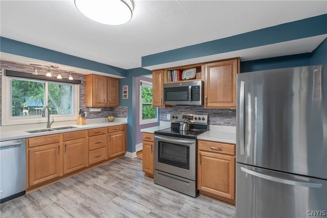 2248 Mott Rd, Lysander, NY 13027