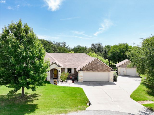 1702 Flagstone Court, Granbury, TX 76049