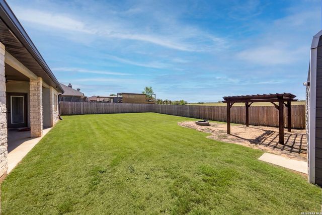 120 Western Way, Adkins, TX 78101