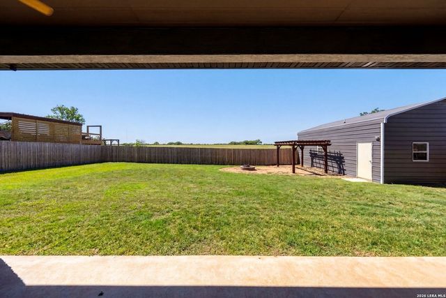 120 Western Way, Adkins, TX 78101