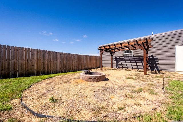 120 Western Way, Adkins, TX 78101