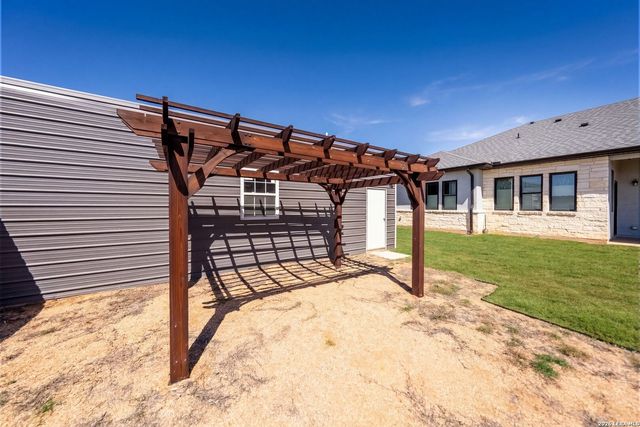 120 Western Way, Adkins, TX 78101