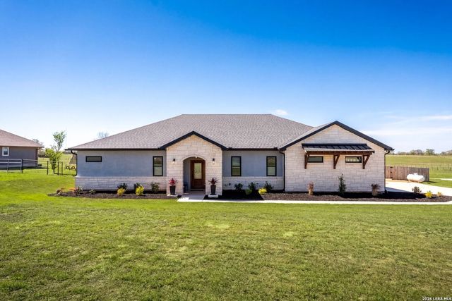 120 Western Way, Adkins, TX 78101