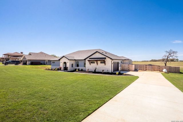 120 Western Way, Adkins, TX 78101
