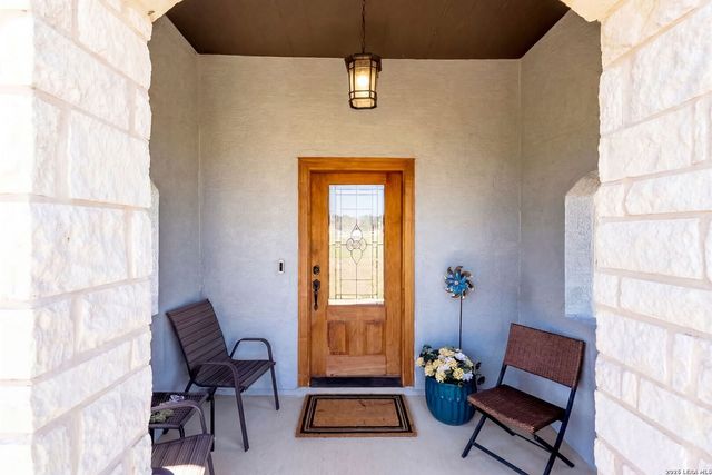 120 Western Way, Adkins, TX 78101