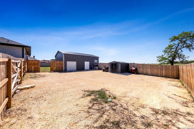 120 Western Way, Adkins, TX 78101