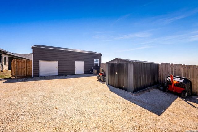 120 Western Way, Adkins, TX 78101