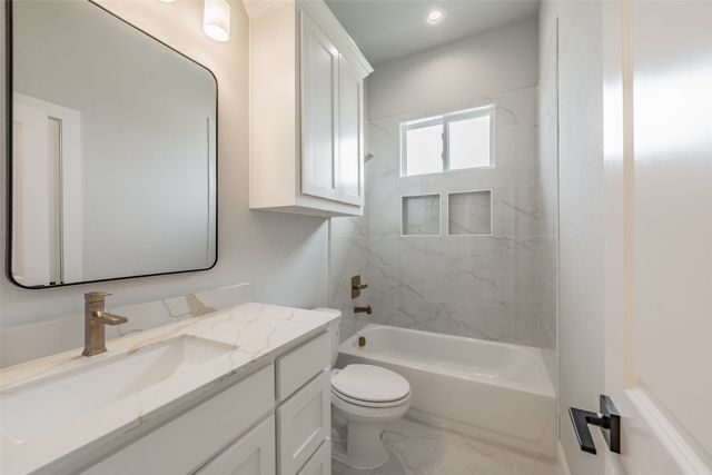 160 Rockin River Drive, Fort Worth, TX 76120